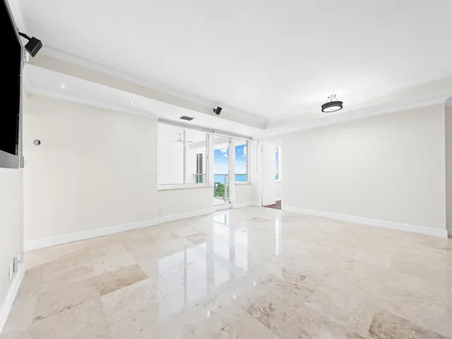 $310,000 | 3233 Northeast 34th Street, Unit 1712, Fort Lauderdale, FL 33308