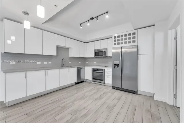 $3,250 | 999 Southwest 1st Avenue, Unit 2801, Miami, FL 33130