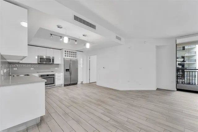 $3,250 | 999 Southwest 1st Avenue, Unit 2801, Miami, FL 33130