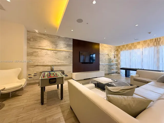 $3,250 | 999 Southwest 1st Avenue, Unit 2801, Miami, FL 33130