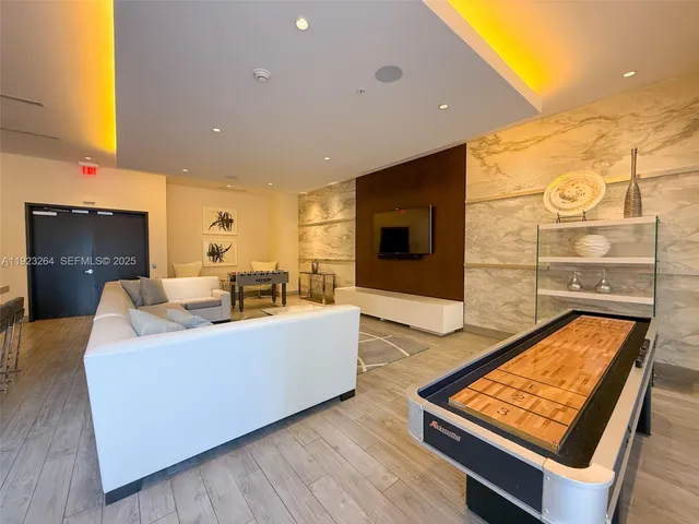 $3,250 | 999 Southwest 1st Avenue, Unit 2801, Miami, FL 33130