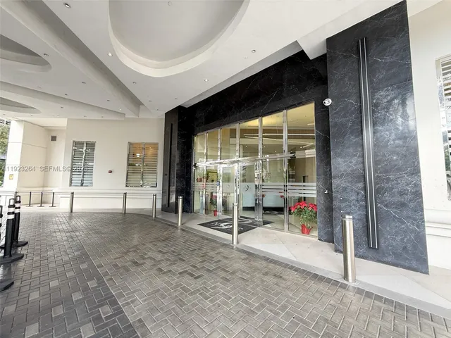 $3,250 | 999 Southwest 1st Avenue, Unit 2801, Miami, FL 33130