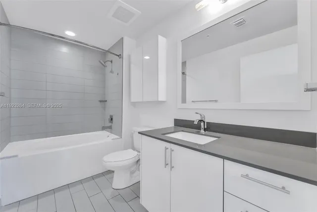 $3,250 | 999 Southwest 1st Avenue, Unit 2801, Miami, FL 33130