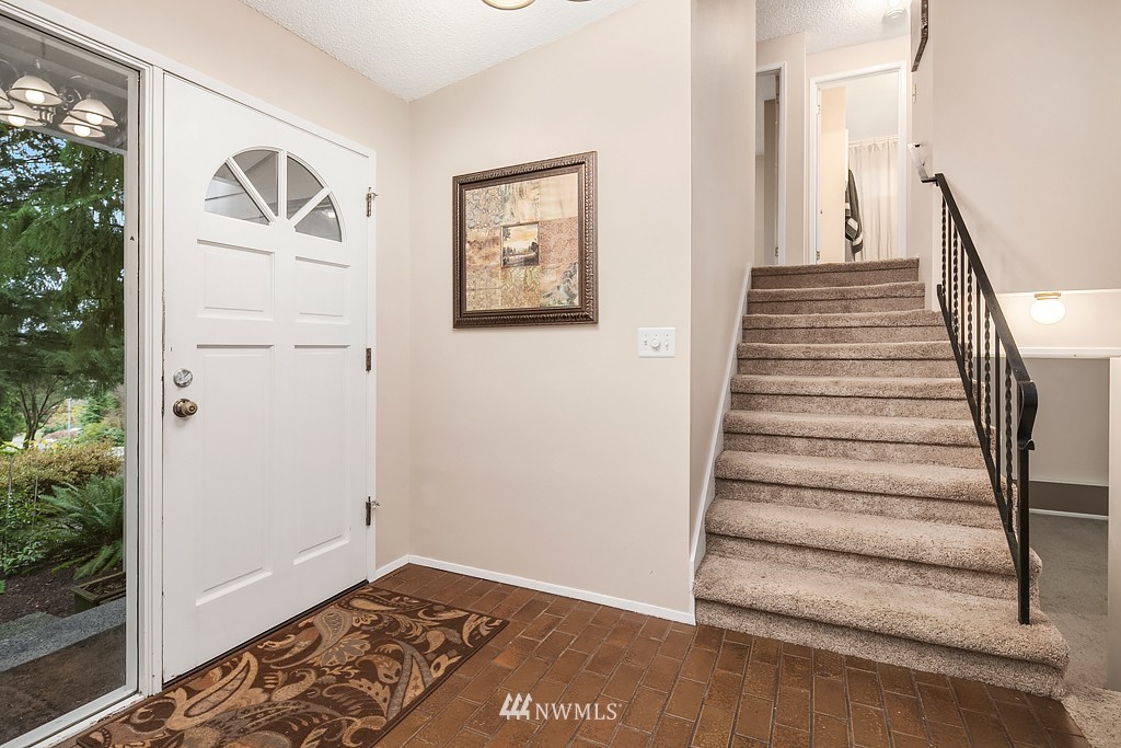 5513 227th Street Southeast Bothell, WA 98021 - Photo 3 of 16