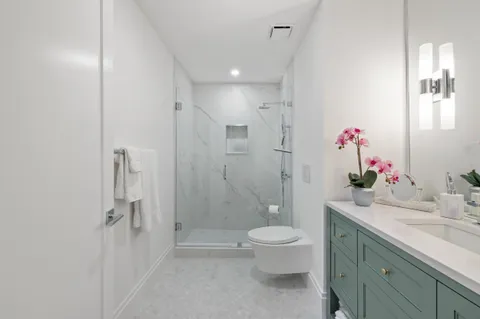 $2,300,000 | 300 South Ocean Boulevard, Unit 3G, Palm Beach, FL 33480