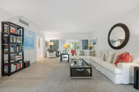 $2,300,000 | 300 South Ocean Boulevard, Unit 3G, Palm Beach, FL 33480