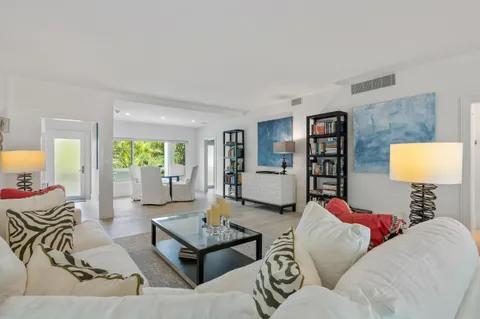 $2,300,000 | 300 South Ocean Boulevard, Unit 3G, Palm Beach, FL 33480