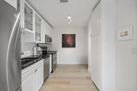 $2,300,000 | 300 South Ocean Boulevard, Unit 3G, Palm Beach, FL 33480