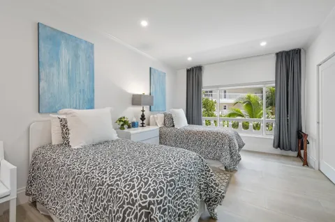 $2,300,000 | 300 South Ocean Boulevard, Unit 3G, Palm Beach, FL 33480