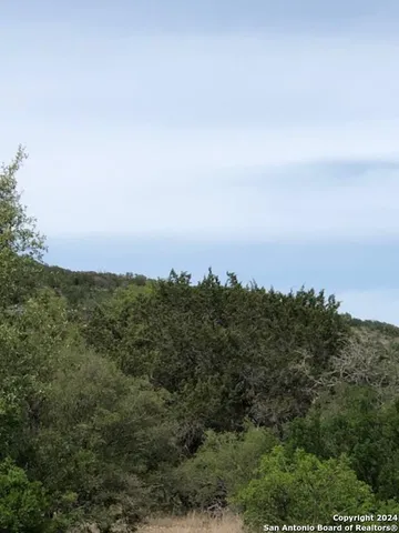 $61,900 | 40 White Tail Run, Uvalde, TX 78801