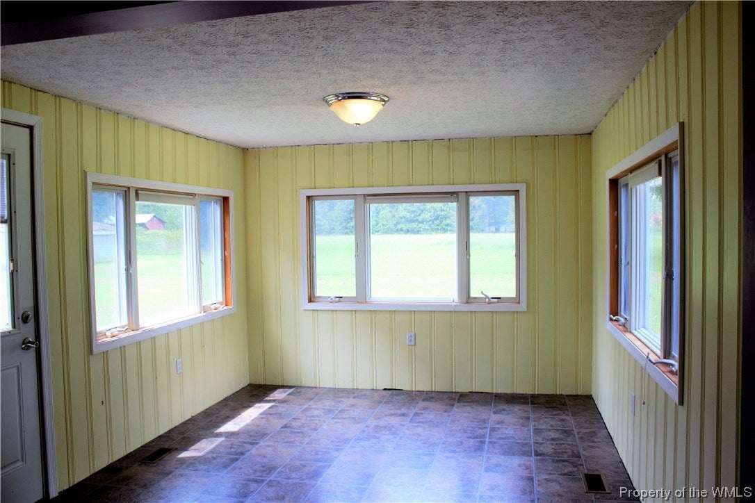4280 Cedar Bush Road Hayes, VA 23072 - Photo 7 of 24 Gallery Image 7