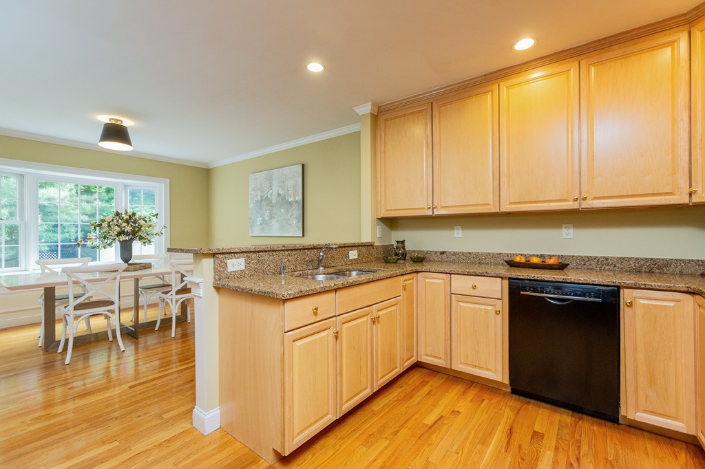 40 Roosevelt Road, Unit 40 Lexington, MA 02421 - Photo 8 of 18