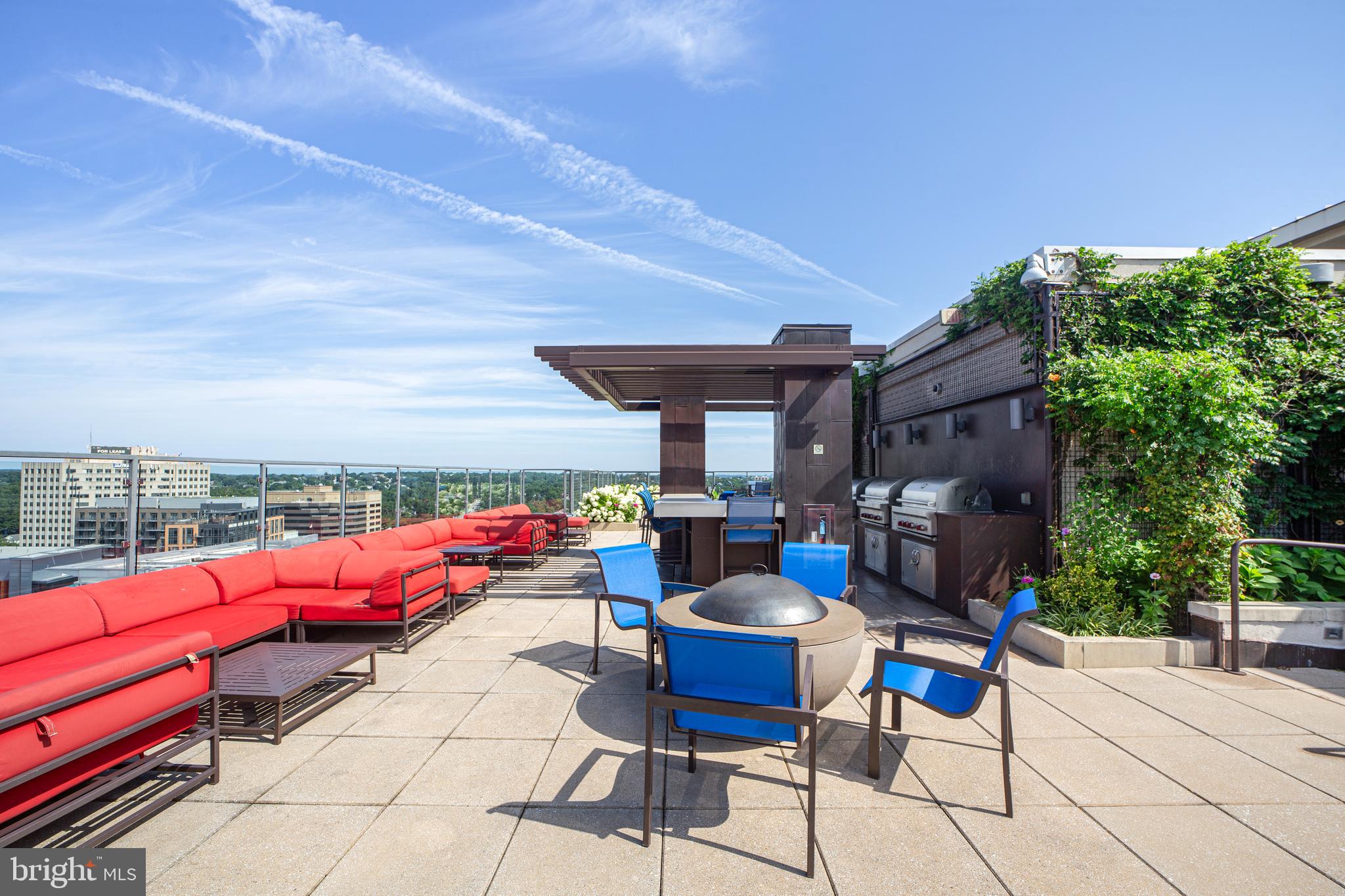 851 North Glebe Road, Unit 1608 Arlington, VA 22203 - Photo 19 of 24 an outdoor sitting area with furniture and city view