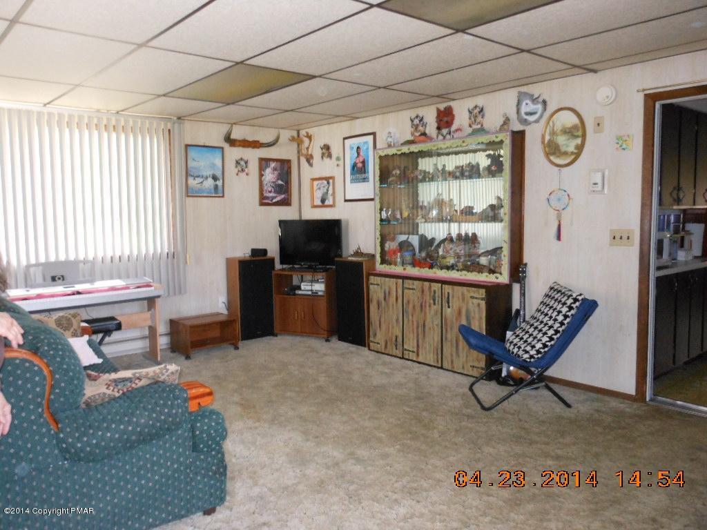 3323 Aspen Road Kunkletown, PA 18058 - Photo 3 of 10 Living Room