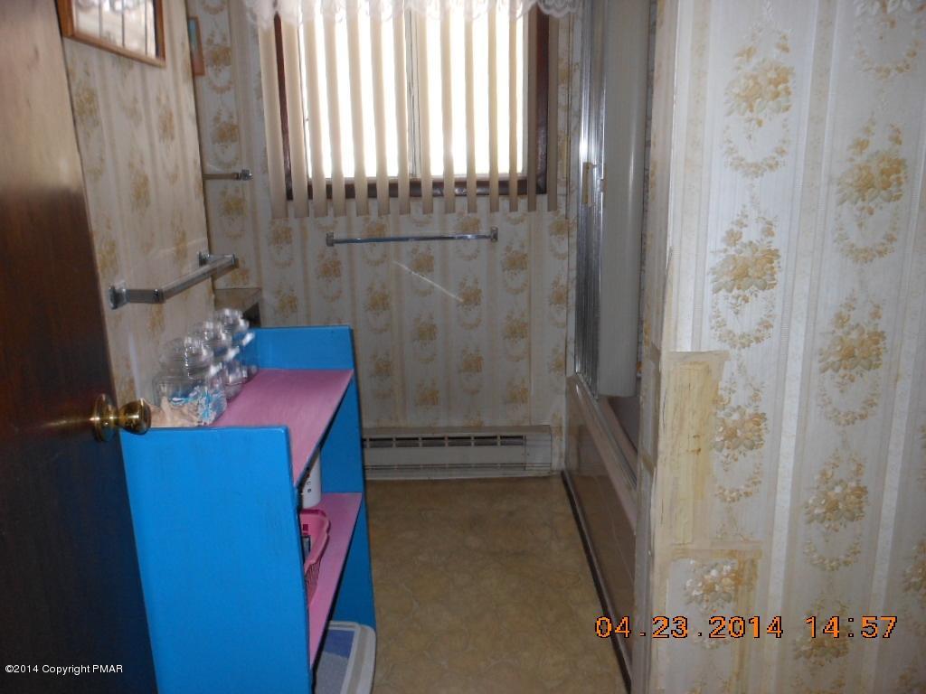 3323 Aspen Road Kunkletown, PA 18058 - Photo 5 of 10 Bathroom