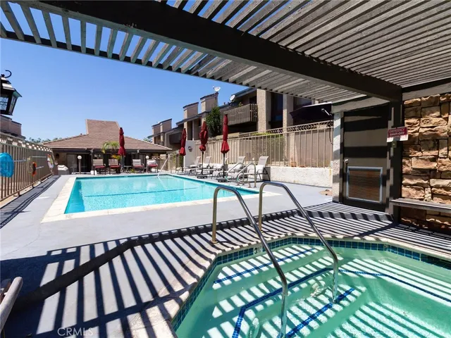 $725,000 | 2298 Rose Avenue, Unit 110, Signal Hill, CA 90755