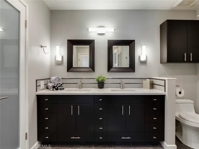 $725,000 | 2298 Rose Avenue, Unit 110, Signal Hill, CA 90755