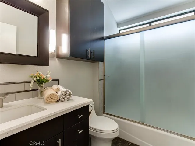 $725,000 | 2298 Rose Avenue, Unit 110, Signal Hill, CA 90755