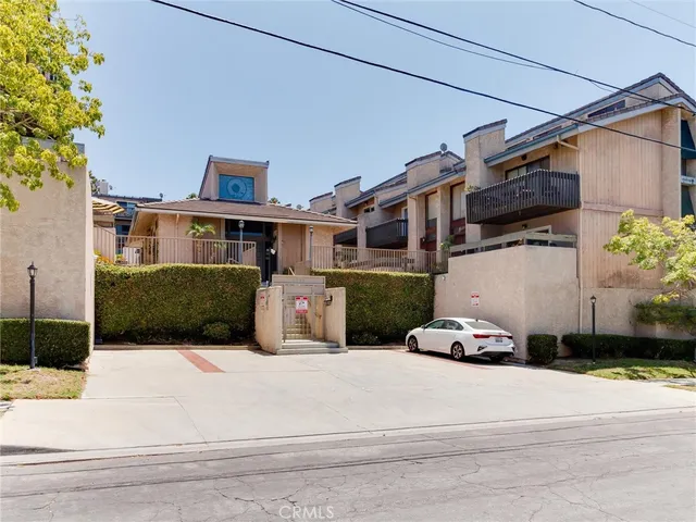 $725,000 | 2298 Rose Avenue, Unit 110, Signal Hill, CA 90755