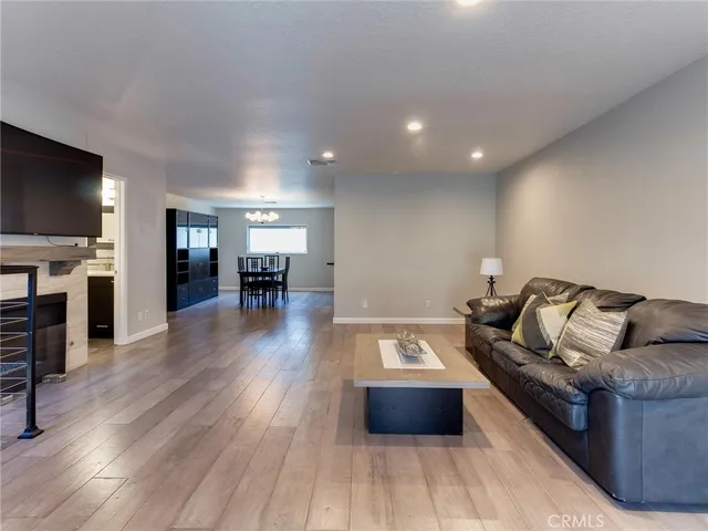 $725,000 | 2298 Rose Avenue, Unit 110, Signal Hill, CA 90755