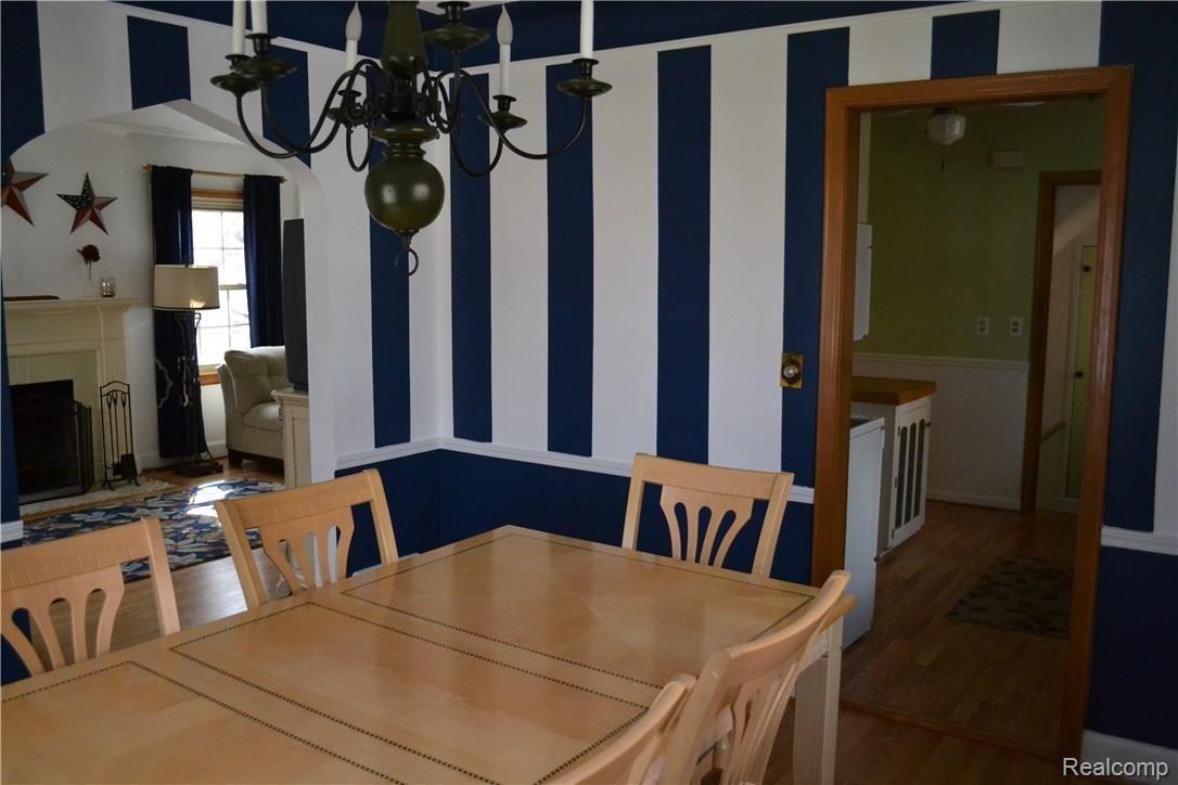 1641 Roslyn Road Grosse Pointe, MI 48236 - Photo 15 of 32 DSC_1208.JPG