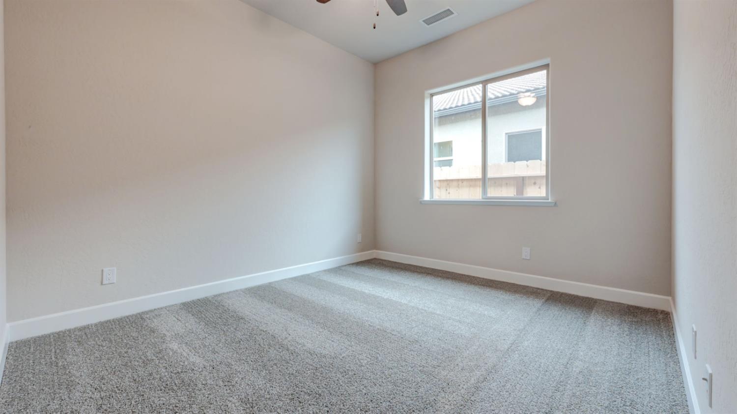 935 Talus Way Madera, CA 93636 - Photo 27 of 34