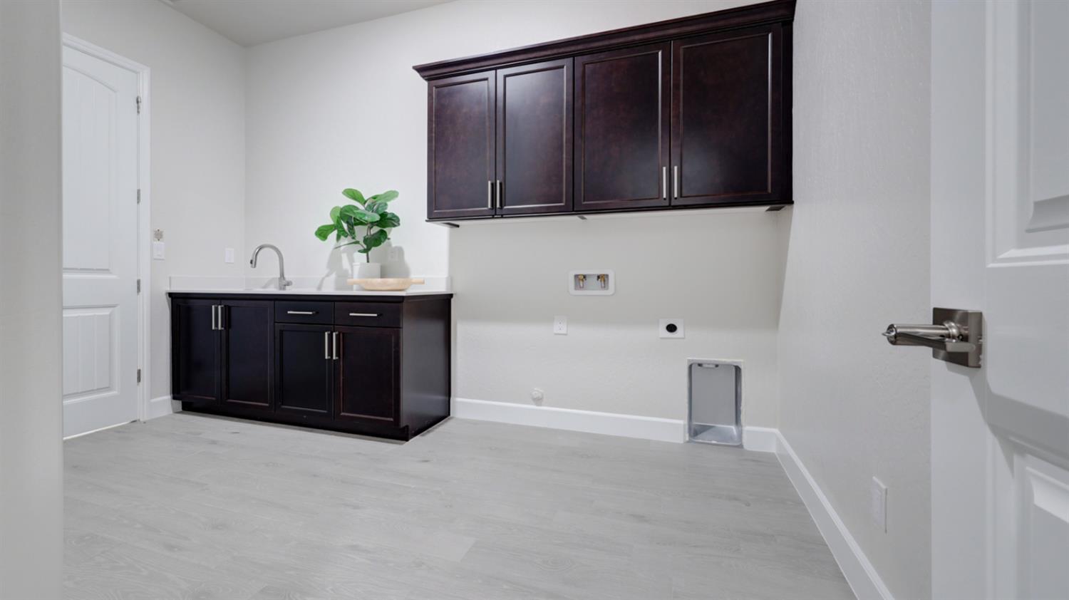 935 Talus Way Madera, CA 93636 - Photo 8 of 34