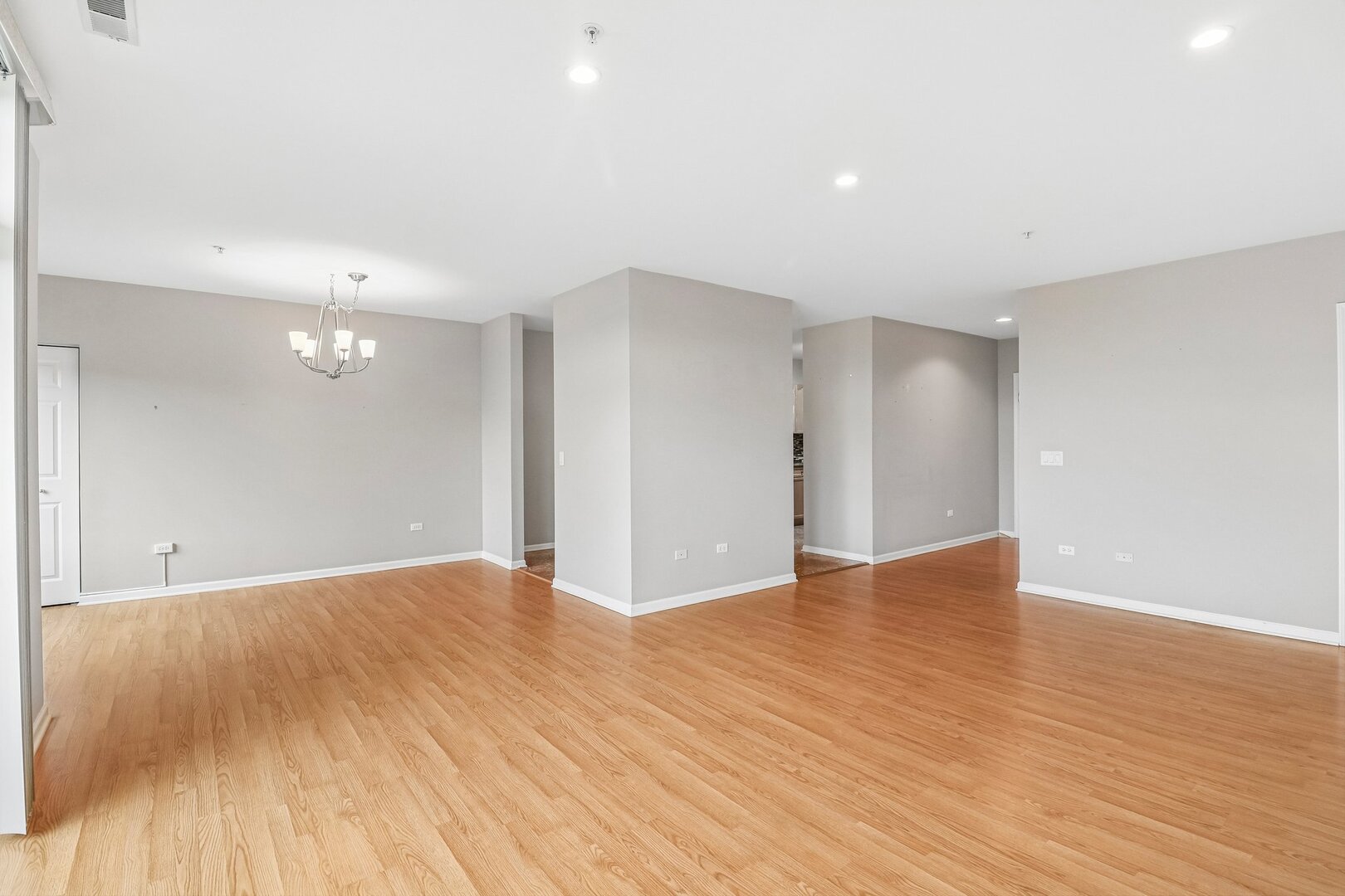 860 Weidner Road, Unit 404 Buffalo Grove, IL 60089 - Photo 5 of 34 Gallery Image 5