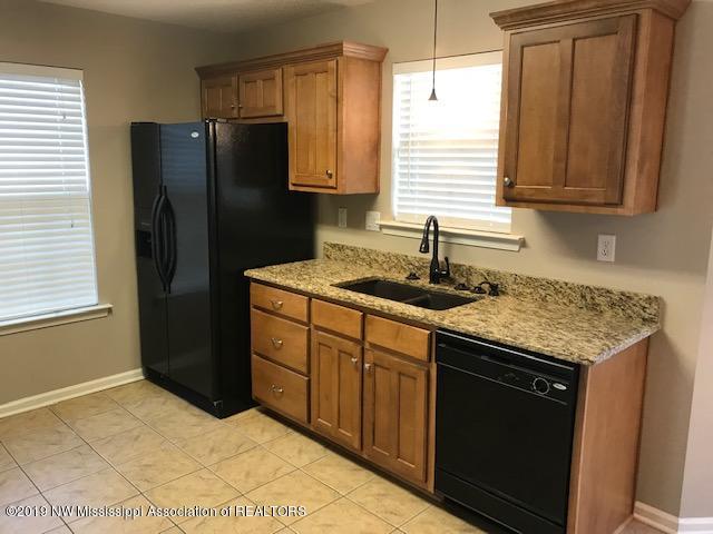 372 Vaiden Ridge Drive North Hernando, MS 38632 - Photo 5 of 18 IMG_2556