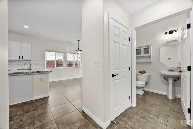 $555,000 | Undisclosed Address, Bakersfield, CA 93311