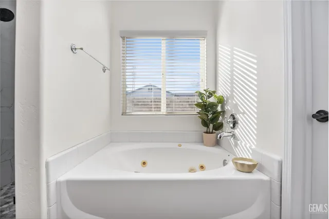 $555,000 | Undisclosed Address, Bakersfield, CA 93311