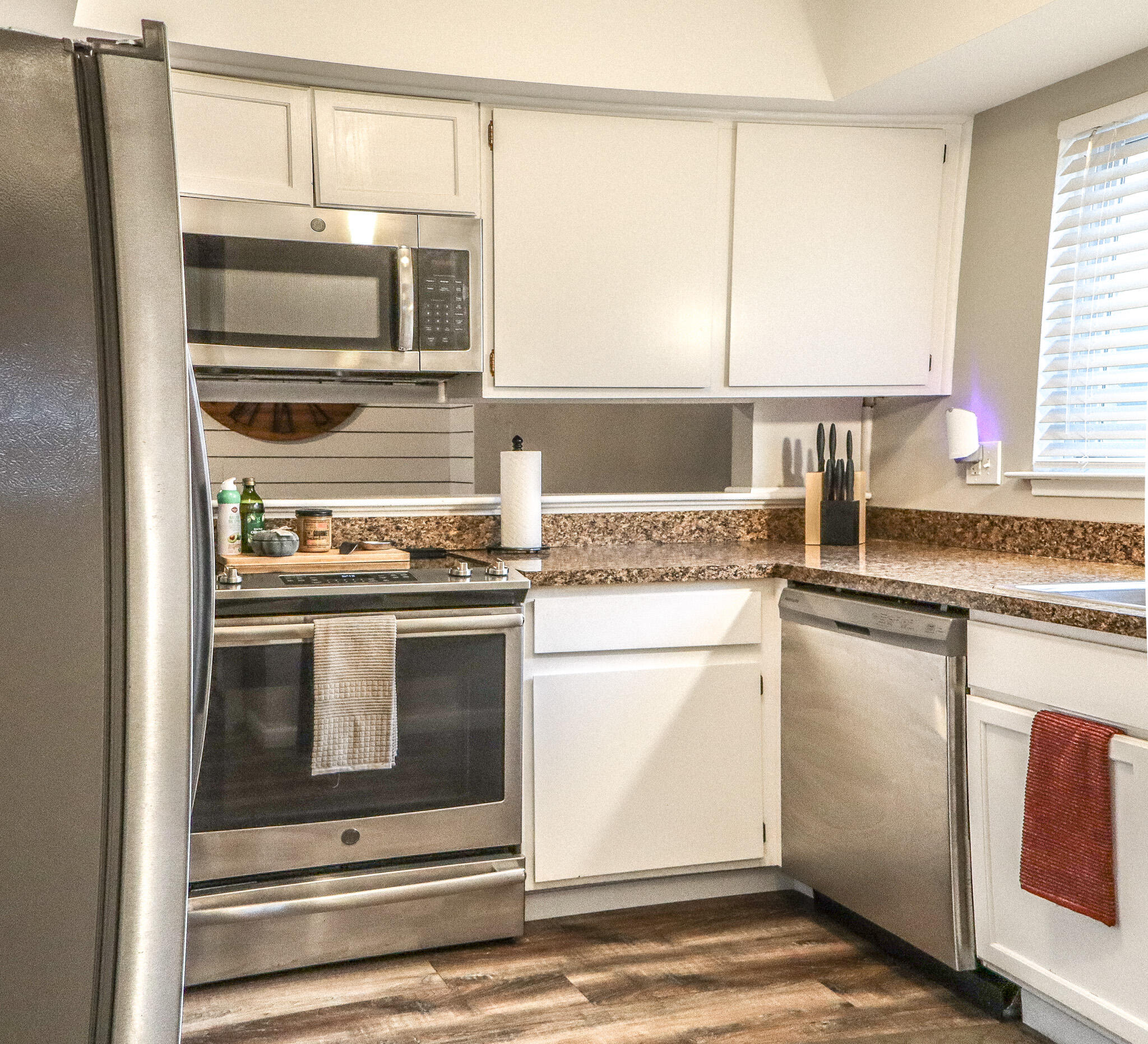 25199 Crisler Street Taylor, MI 48180 - Photo 5 of 28 IMG_1240