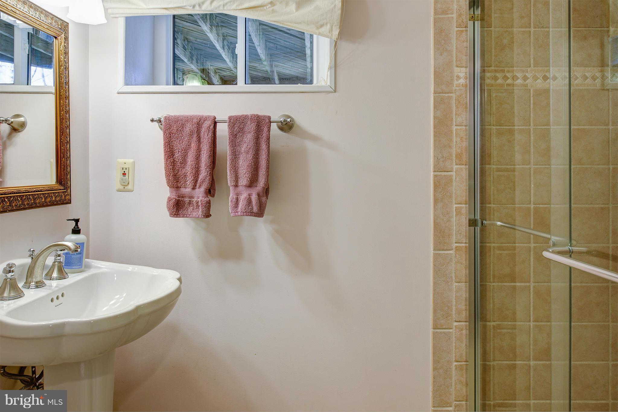 2024 Post Road Vienna, VA 22181 - Photo 22 of 30 Bath