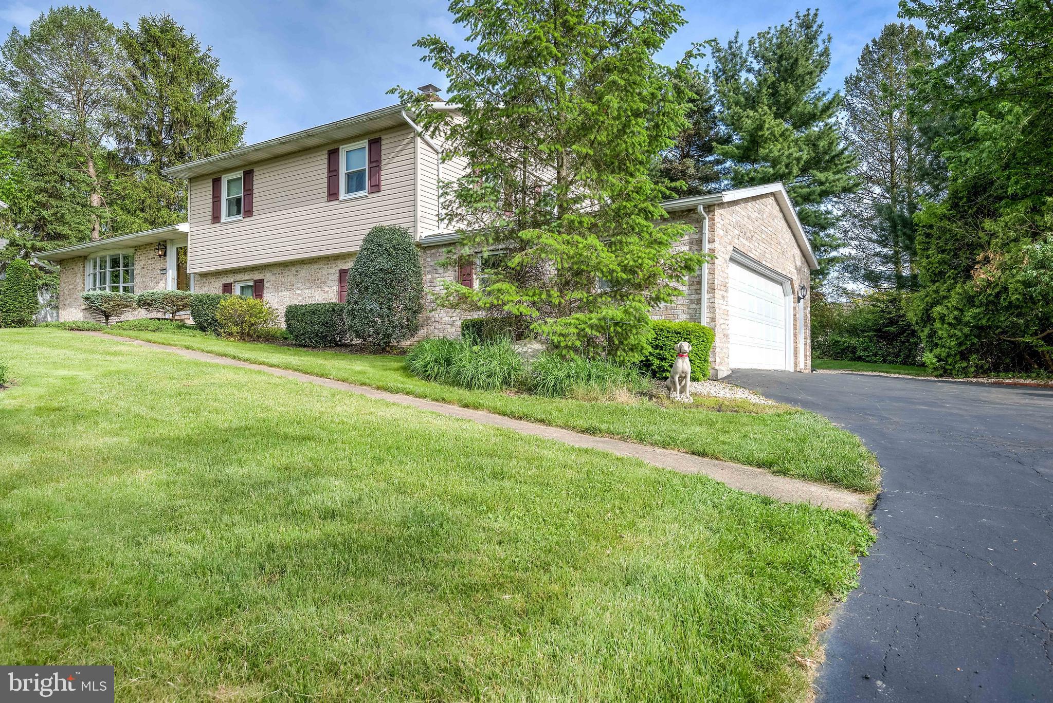 60 Moongale Drive Carlisle, PA 17013 - Photo 2 of 36