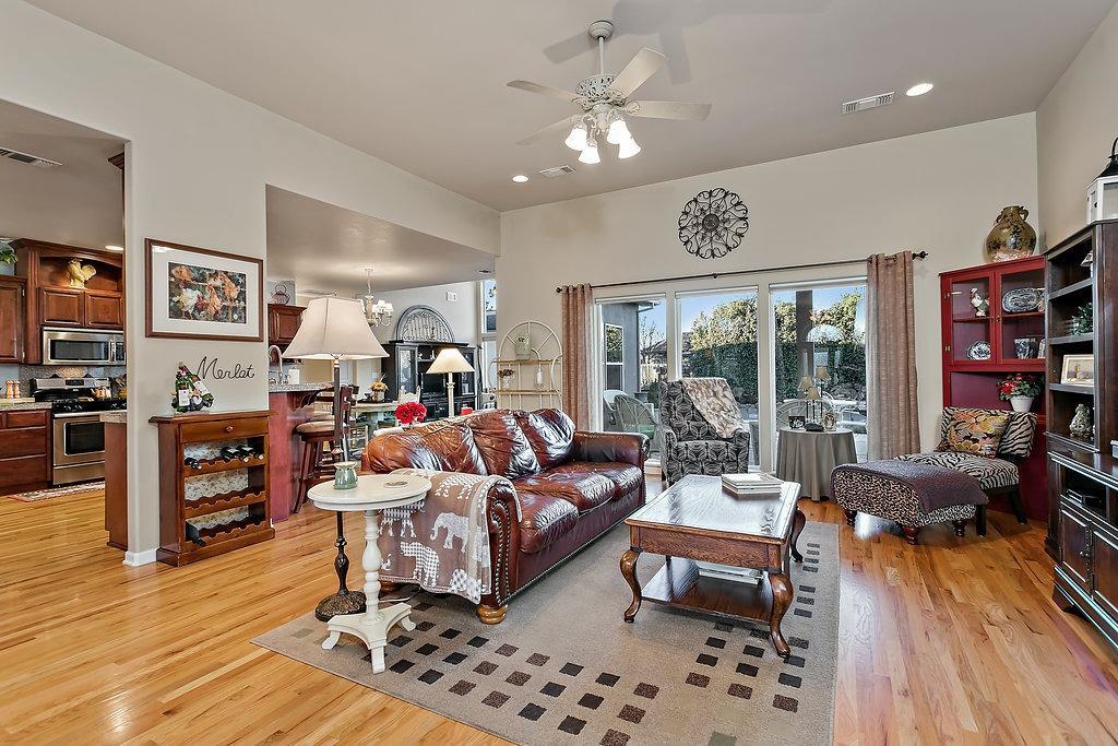 923 St Andrews Way Eagle Point, OR 97524 - Photo 12 of 32 Additional Photo