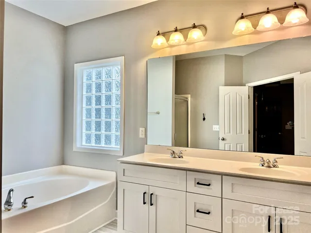 $2,800 | 8220 Brisbin Drive, Waxhaw, NC 28173