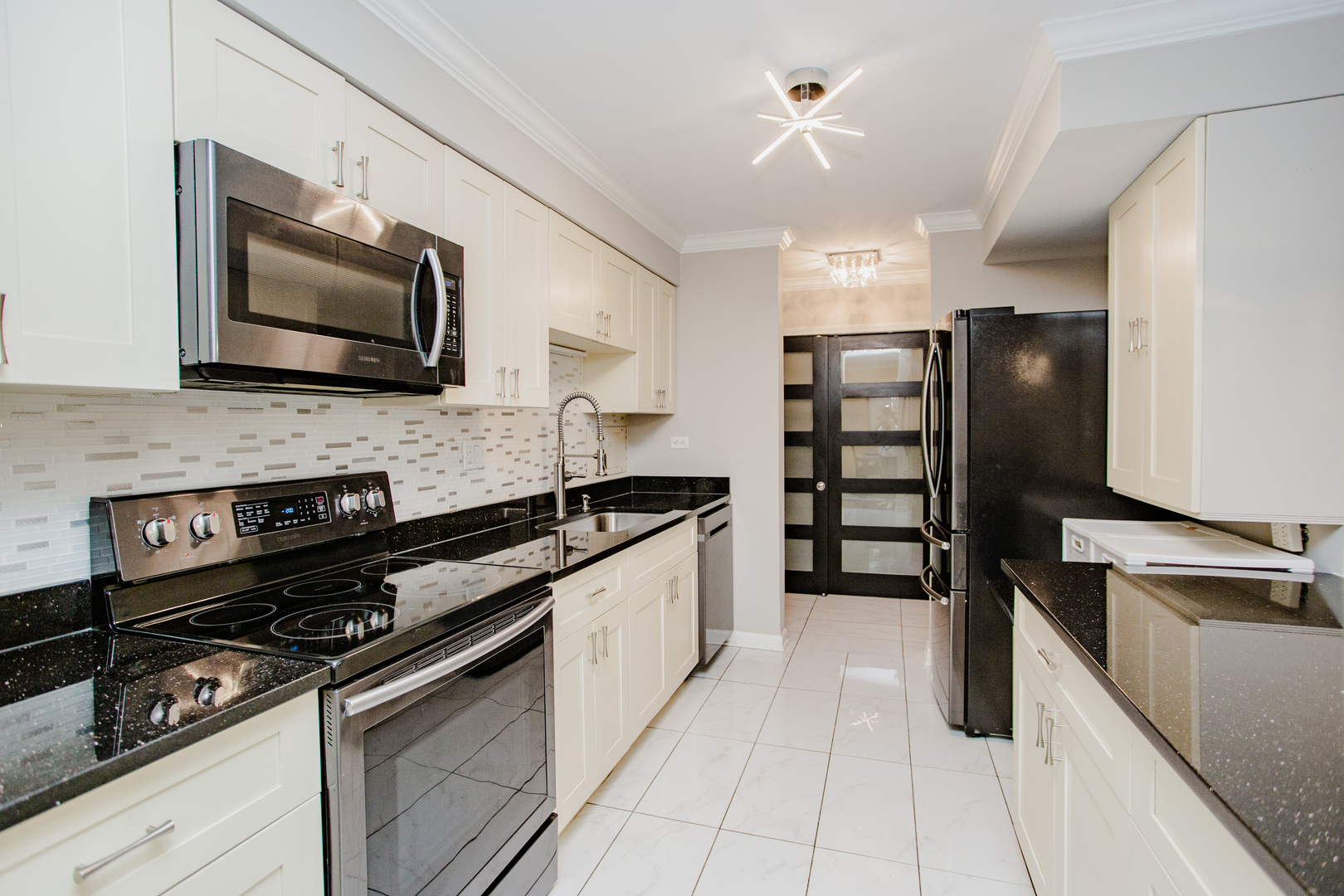 1615 East Central Road, Unit 218C Arlington Heights, IL 60005 - Photo 12 of 33