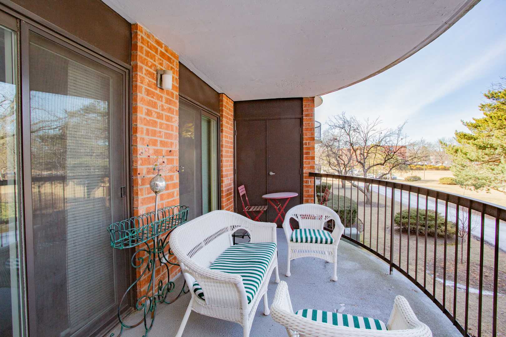 1615 East Central Road, Unit 218C Arlington Heights, IL 60005 - Photo 20 of 33