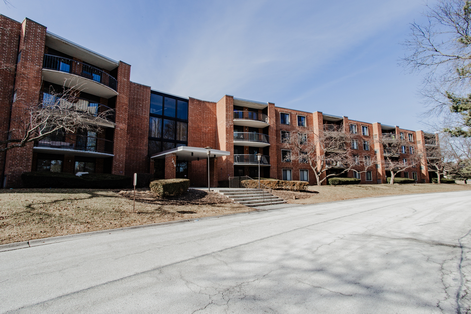 1615 East Central Road, Unit 218C Arlington Heights, IL 60005 - Photo 2 of 33