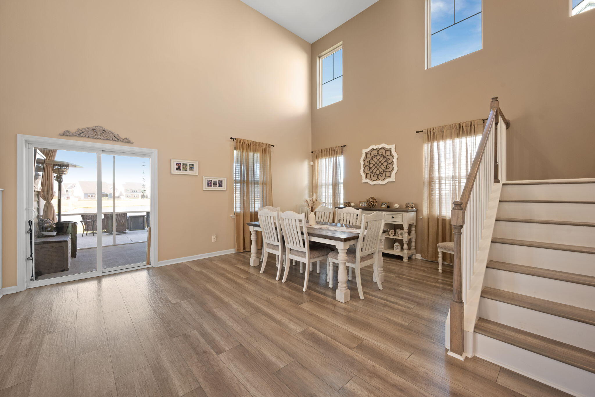215 Squire Pope Road Summerville, SC 29486 - Photo 10 of 69 Living Room