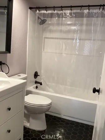 $2,200 | 44532 15th Street East, Unit 7, Lancaster, CA 93535
