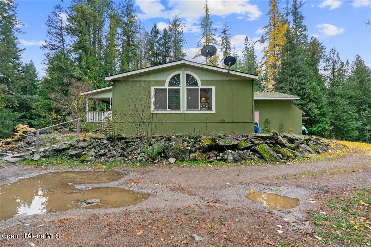 9864 Bottle Bay Road Sagle, ID 83860 - Photo 2 of 35 02-Front of home