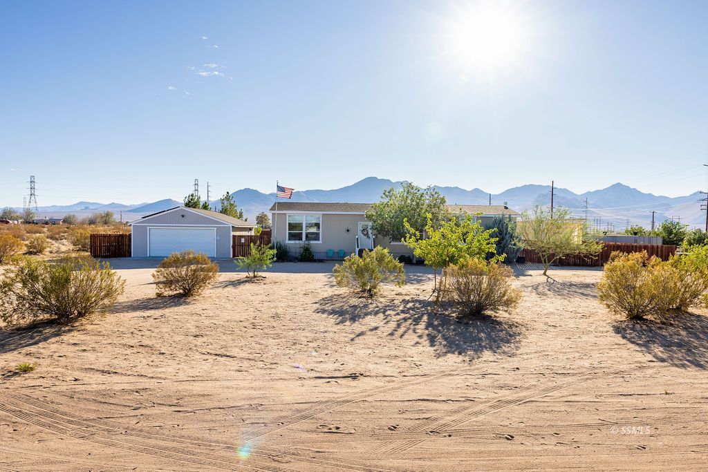 1639 North Planet Street Ridgecrest, CA 93555 - Photo 1 of 45 Gallery Image 1