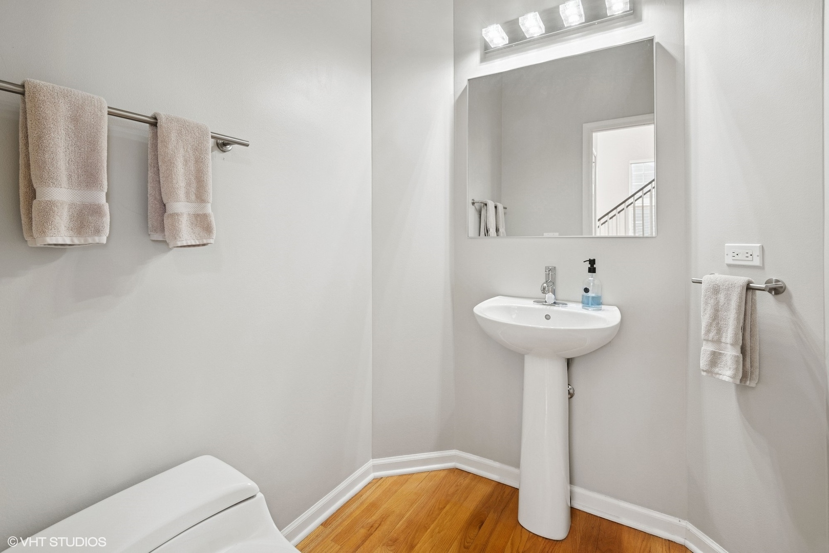 62 Andover Circle Northbrook, IL 60062 - Photo 11 of 23 a bathroom with a sink and a mirror