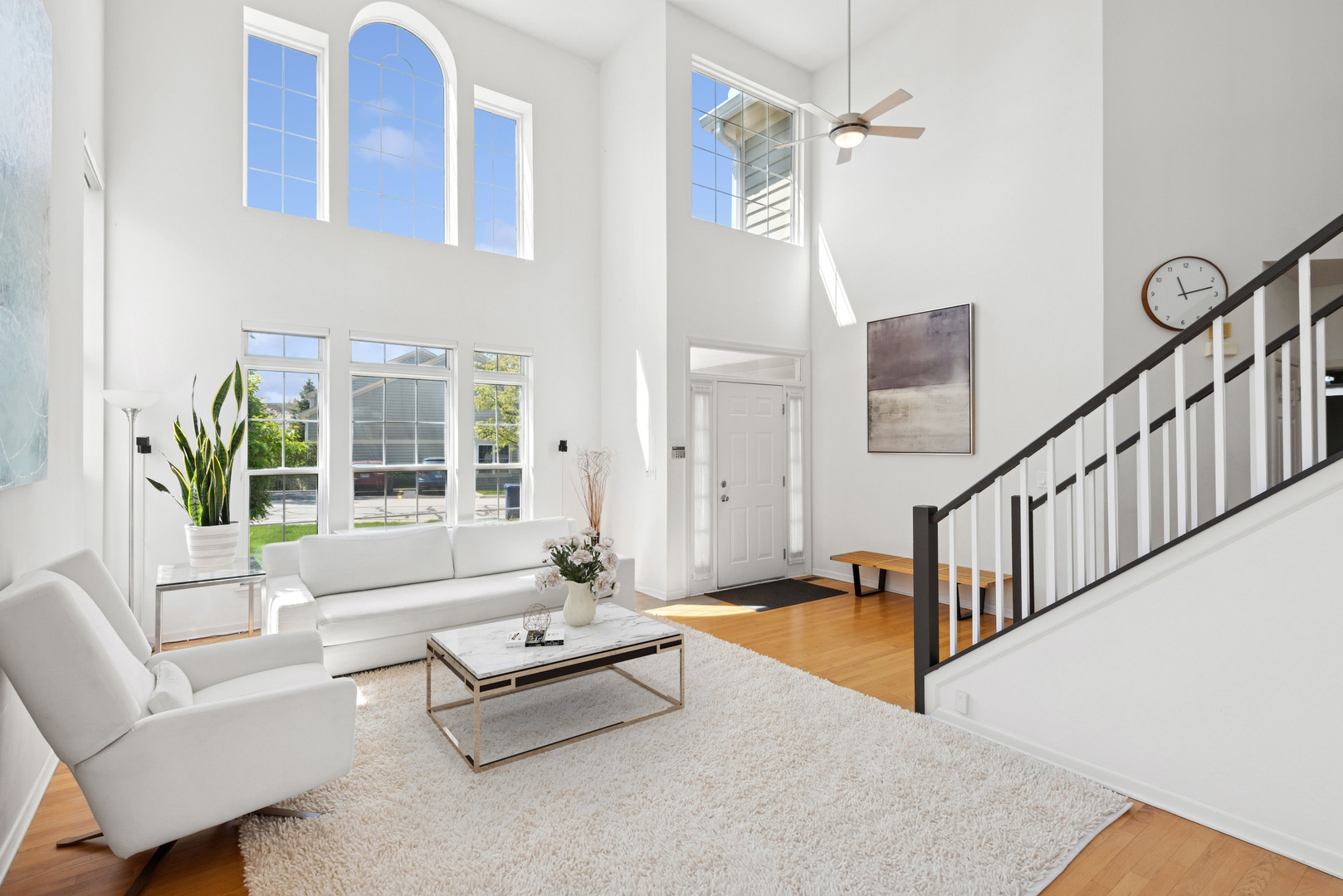 62 Andover Circle Northbrook, IL 60062 - Photo 2 of 23 a living room with furniture and a window