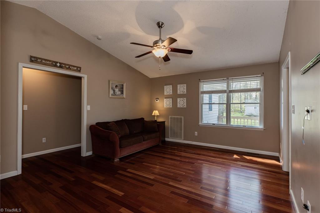 3951 Nelson Road Sophia, NC 27350 - Photo 6 of 34