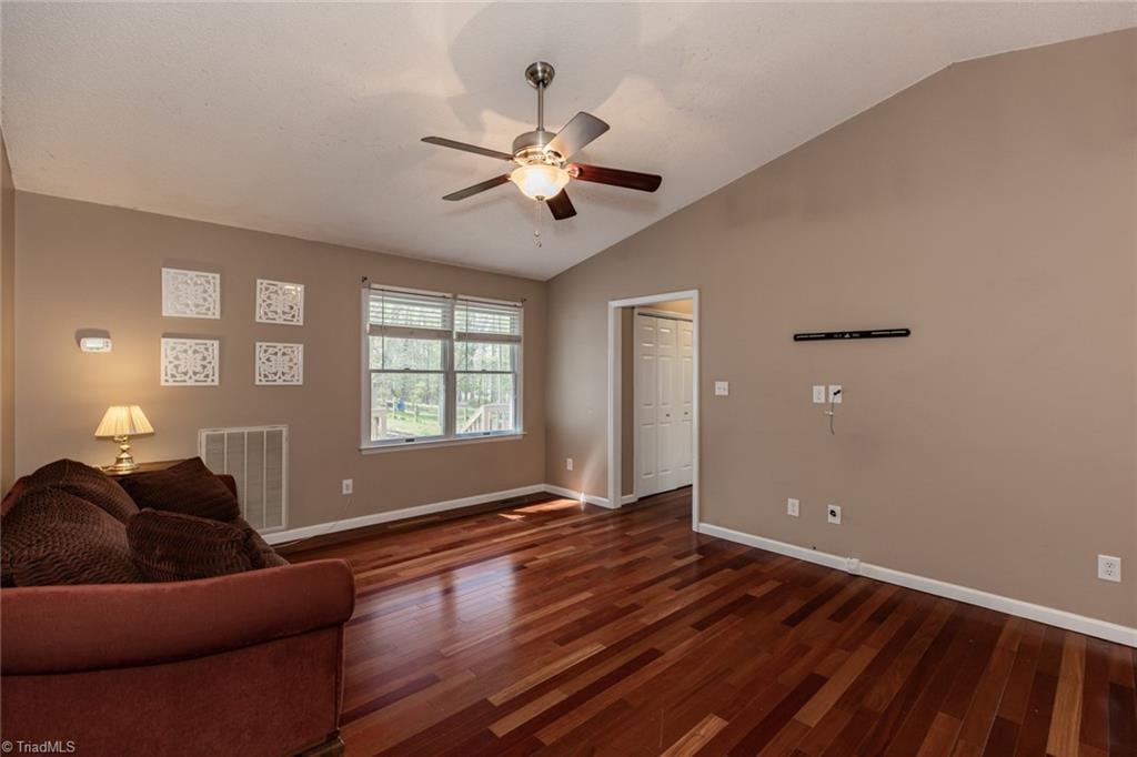 3951 Nelson Road Sophia, NC 27350 - Photo 7 of 34