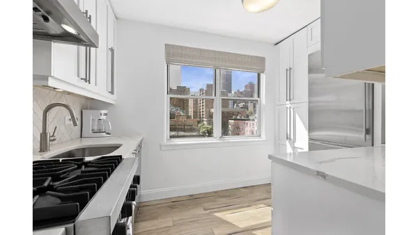 $4,950 | 201 East 37th Street, Unit 6D | Murray Hill