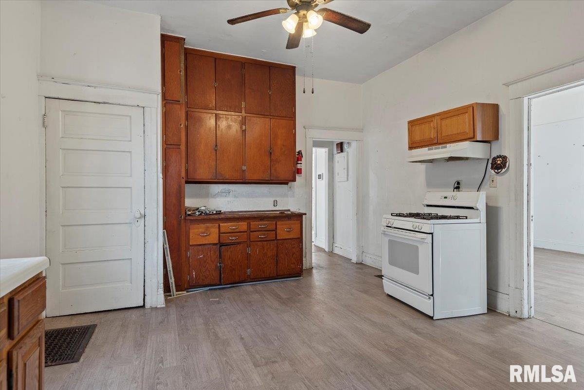 2205 South 11th Street Springfield, IL 62703 - Photo 14 of 32