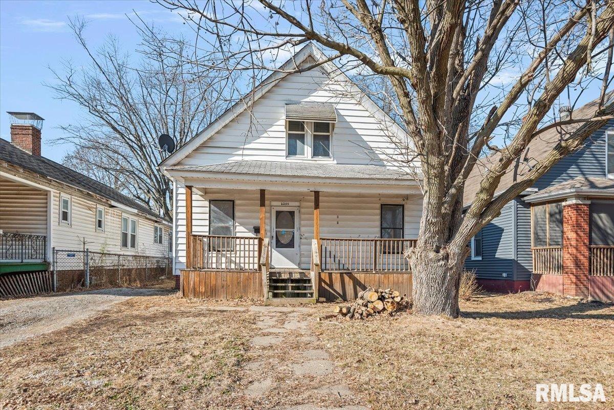 2205 South 11th Street Springfield, IL 62703 - Photo 2 of 32